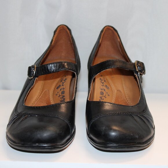 Earth Spirit Black Heels - Picture 3 of 7